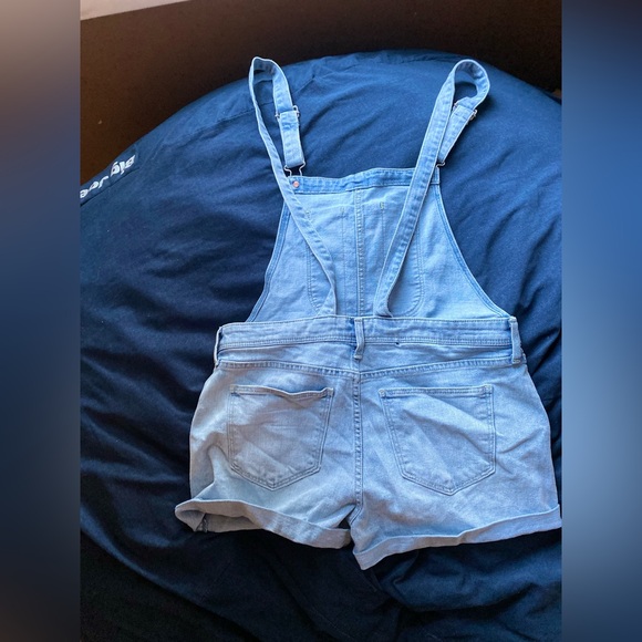 Old navy short overalls - Picture 3 of 4